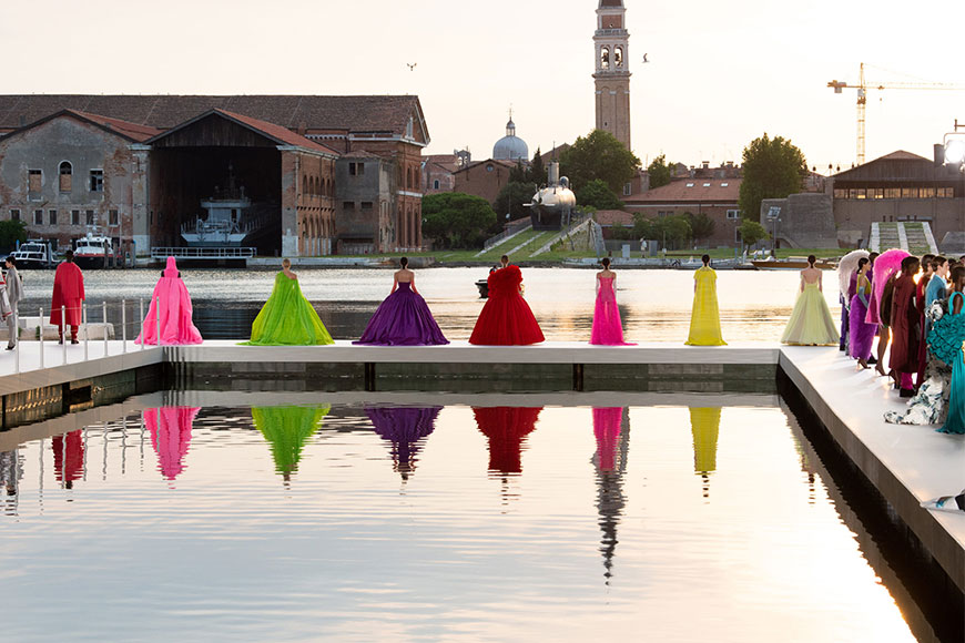 Valentino 2021/22 Fall Haute Couture