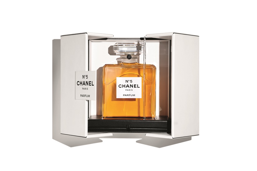  CHANEL